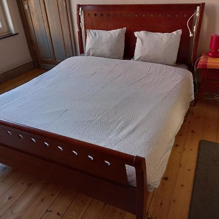Guesthouse Oude Houtmarkt Ieper Bagian luar foto