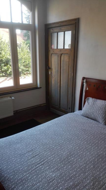 Guesthouse Oude Houtmarkt Ieper Bagian luar foto