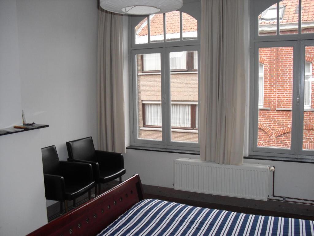 Guesthouse Oude Houtmarkt Ieper Ruang foto