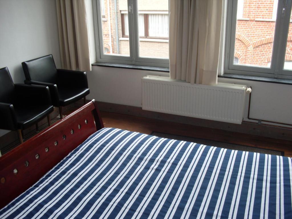 Guesthouse Oude Houtmarkt Ieper Ruang foto